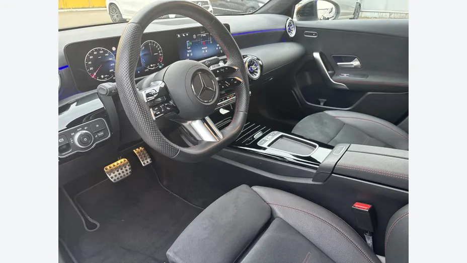MERCEDES-BENZ A Klasa A 250 e PHEV AMG Line 8G-DCT