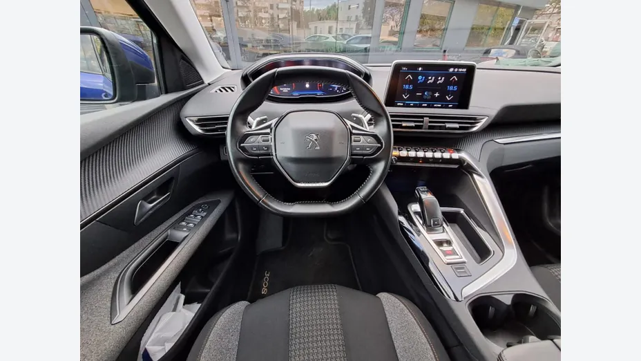 PEUGEOT 3008 -