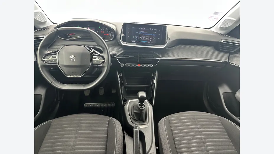 PEUGEOT 208 -
