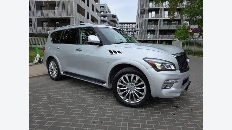 INFINITI QX80 -
