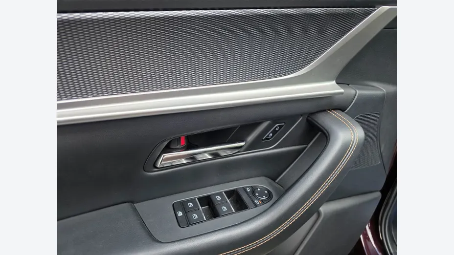MAZDA CX-90 -