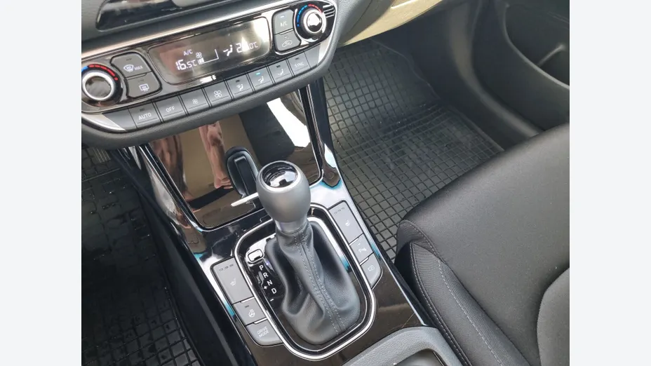 HYUNDAI i30 i30 1.6 T-GDI Smart DCT