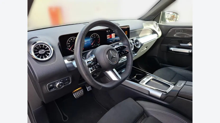 MERCEDES-BENZ GLB GLB 200 mHEV AMG Line 7G-DCT