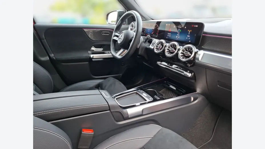 MERCEDES-BENZ GLB GLB 200 mHEV AMG Line 7G-DCT