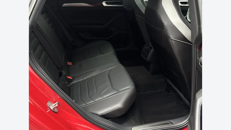 VOLKSWAGEN Arteon Arteon 2.0 TSI R-Line DSG