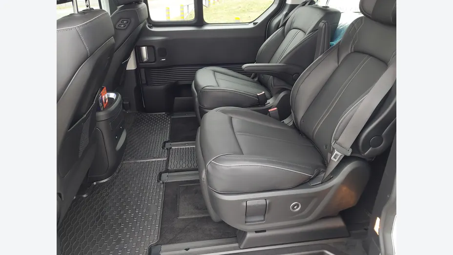 HYUNDAI Staria Staria 1.6 T-GDI HEV Luxury aut Nowy