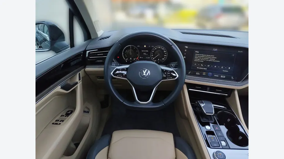 VOLKSWAGEN Touareg -