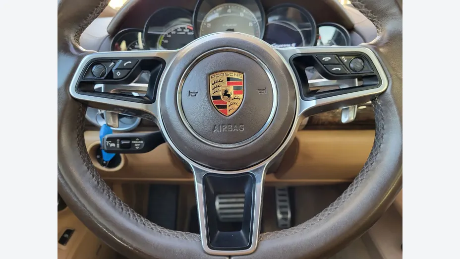 PORSCHE Cayenne -