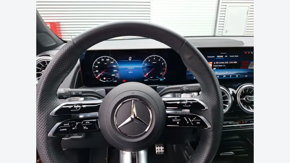 MERCEDES-BENZ GLB GLB 200 mHEV AMG Line 7G-DCT