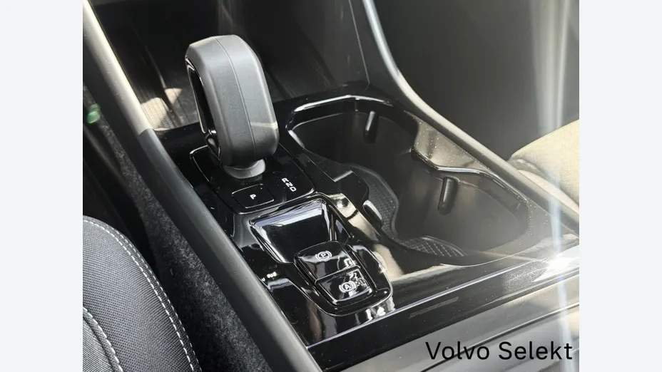 VOLVO XC40 XC40 B3 Plus Dark aut