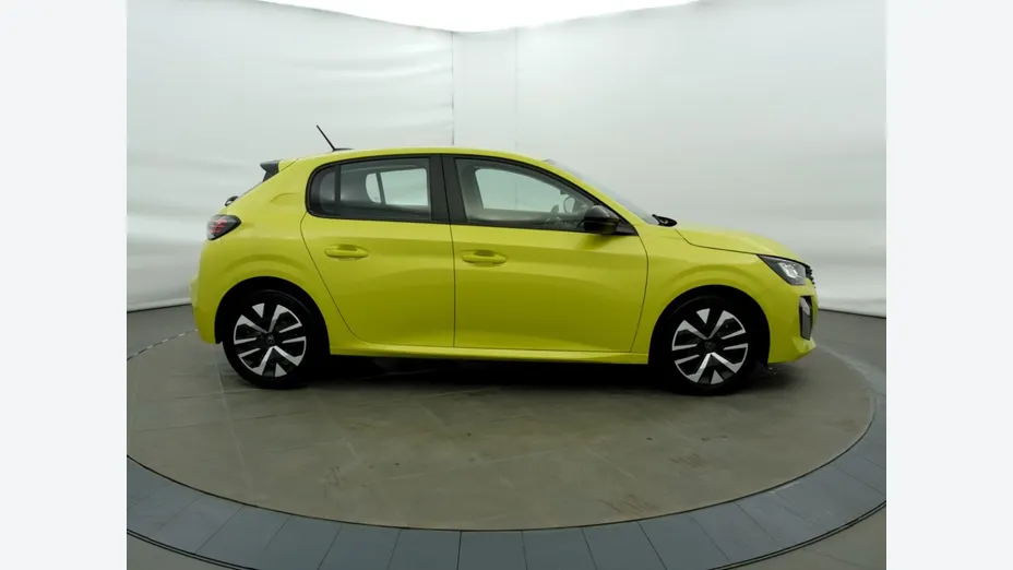 PEUGEOT 208 -