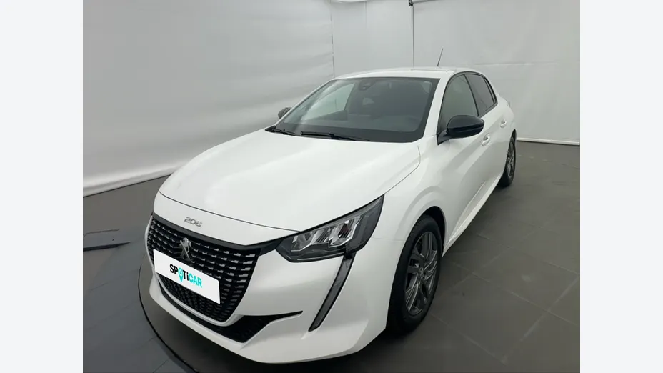 PEUGEOT 208 -