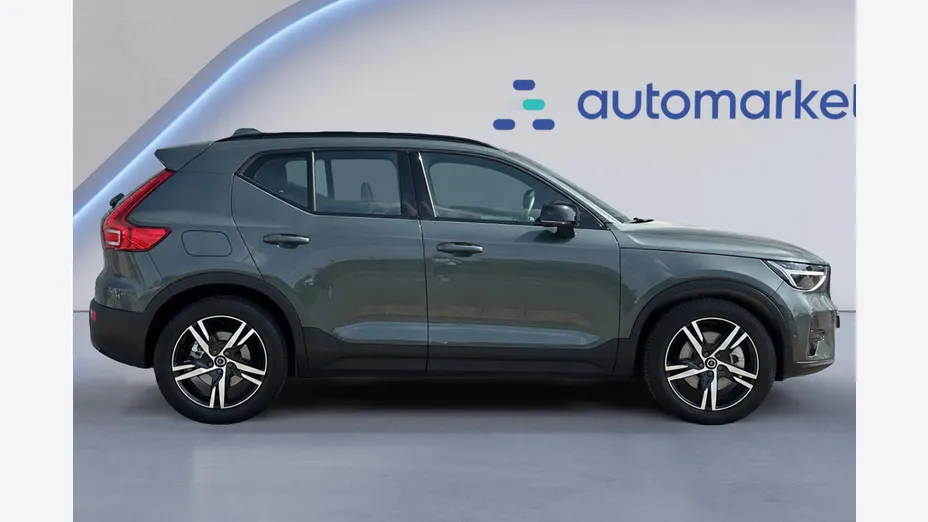 VOLVO XC40 XC40 B3 Plus Dark aut