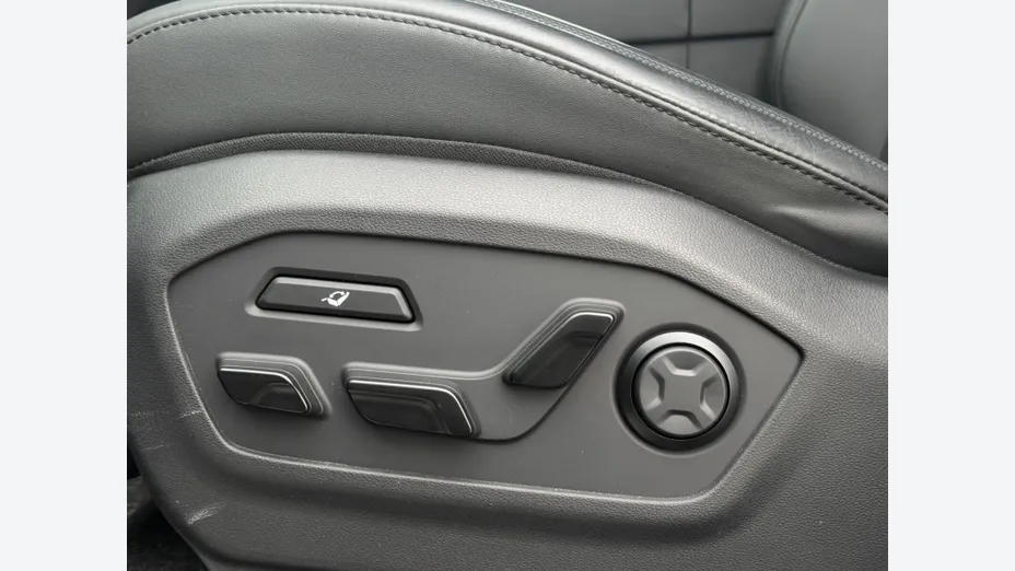 HYUNDAI Santa Fe Santa Fe 1.6 T-GDI HEV Calligraphy 4WD aut 6os.