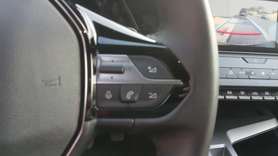 PEUGEOT 308 -
