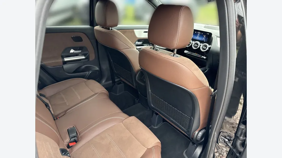 MERCEDES-BENZ GLA GLA 200 mHEV AMG Line 7G-DCT