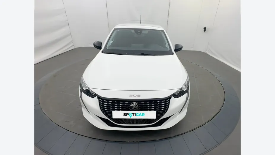 PEUGEOT 208 -