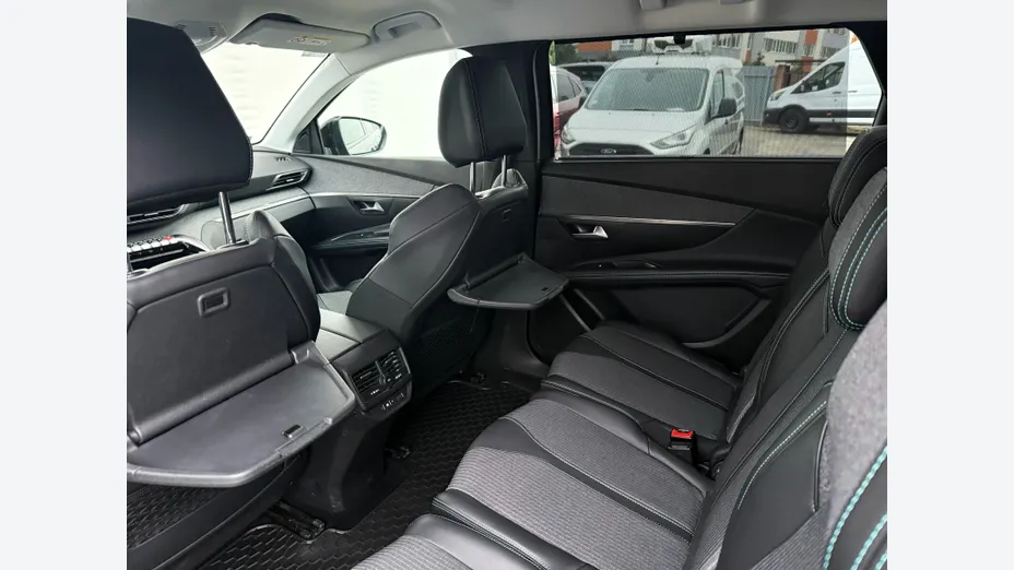 PEUGEOT 5008 5008 1.2 PureTech Allure Pack S&S EAT8