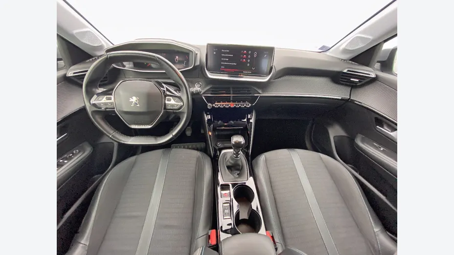 PEUGEOT 208 -