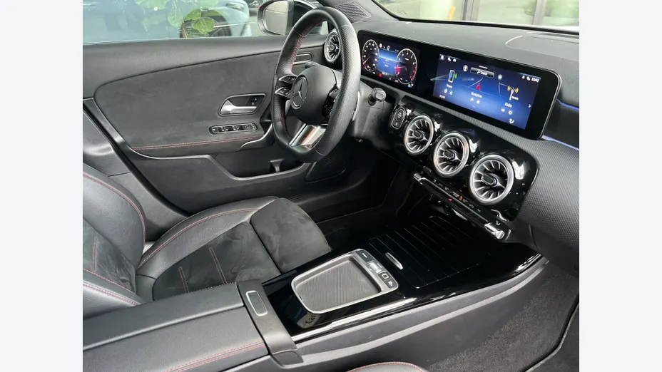 MERCEDES-BENZ A Klasa A 200 AMG Line 7G-DCT