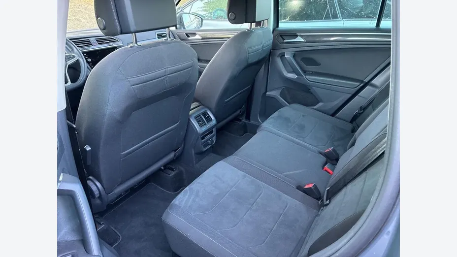VOLKSWAGEN Tiguan -