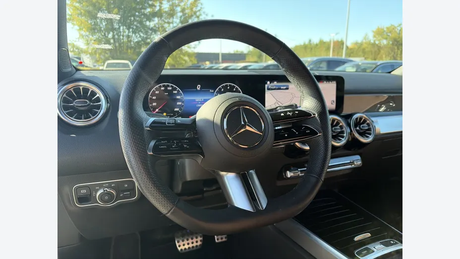 MERCEDES-BENZ GLB GLB 200 mHEV AMG Line 7G-DCT