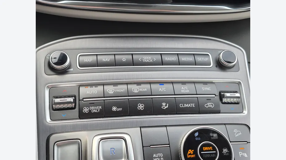 HYUNDAI Santa Fe Santa Fe 1.6 T-GDI HEV Platinum 4WD aut