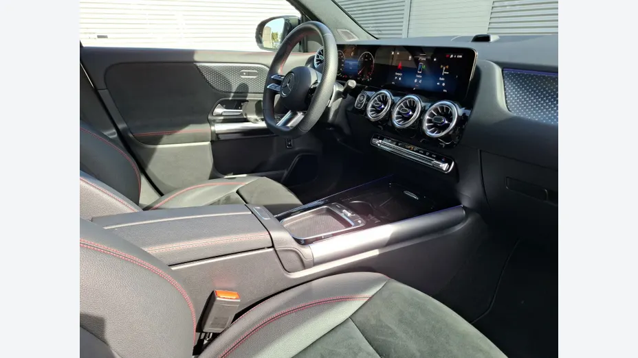 MERCEDES-BENZ GLA GLA 220 d 4-Matic AMG Line 8G-DCT