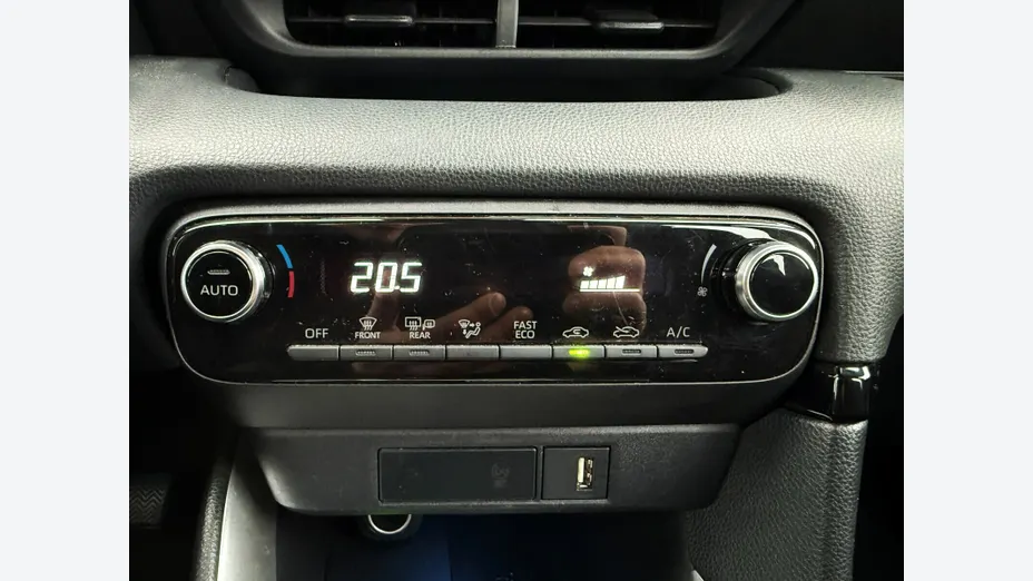 TOYOTA Yaris Yaris 1.5 Comfort CVT