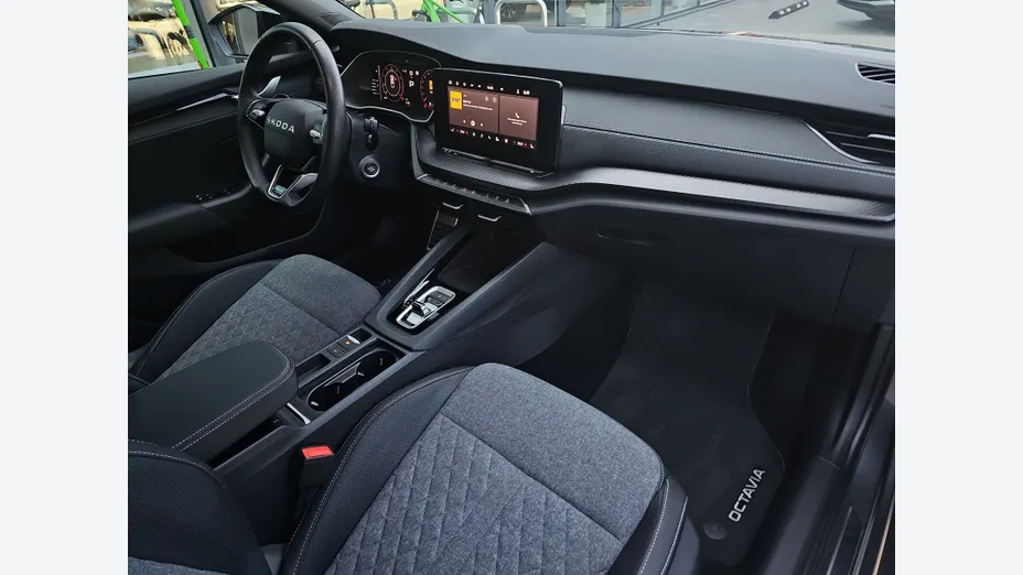SKODA Octavia -