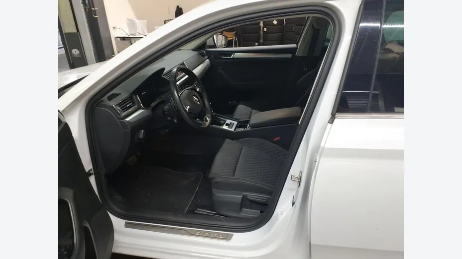 SKODA Superb Superb 2.0 TDI SCR Ambition DSG
