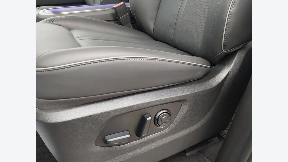 HYUNDAI Staria Staria 1.6 T-GDI HEV Luxury aut Nowy