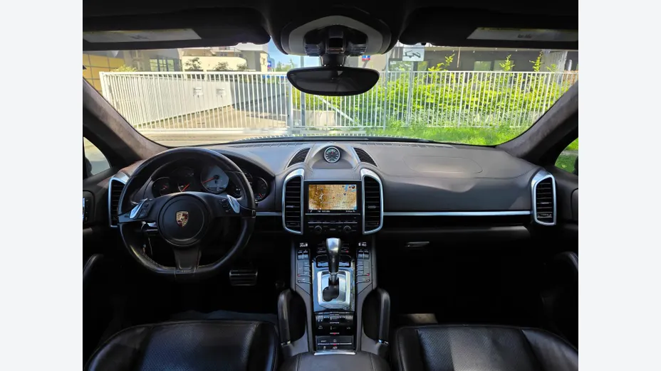 PORSCHE Cayenne -