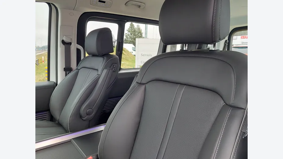 HYUNDAI Staria Staria 1.6 T-GDI HEV Luxury aut Nowy