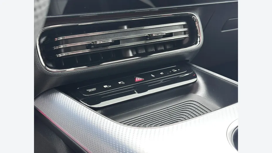 MERCEDES-BENZ CLA -