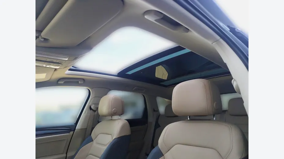 VOLKSWAGEN Touareg -