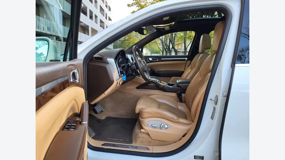 PORSCHE Cayenne -