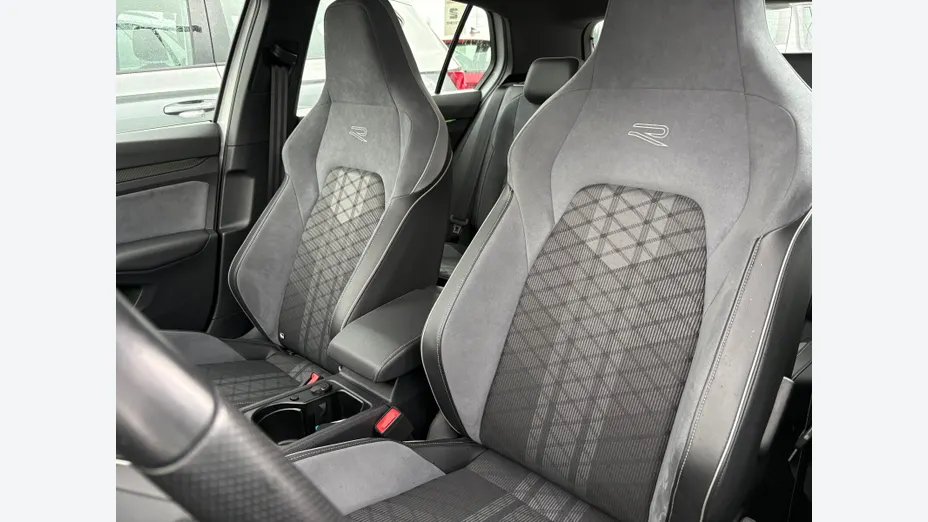 VOLKSWAGEN Golf Golf VIII 1.5 eTSI R-Line DSG