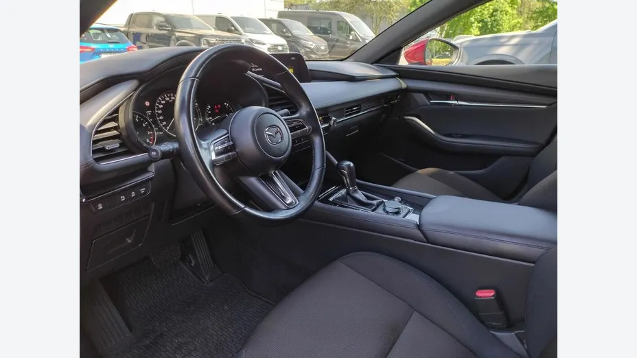 MAZDA 3 -