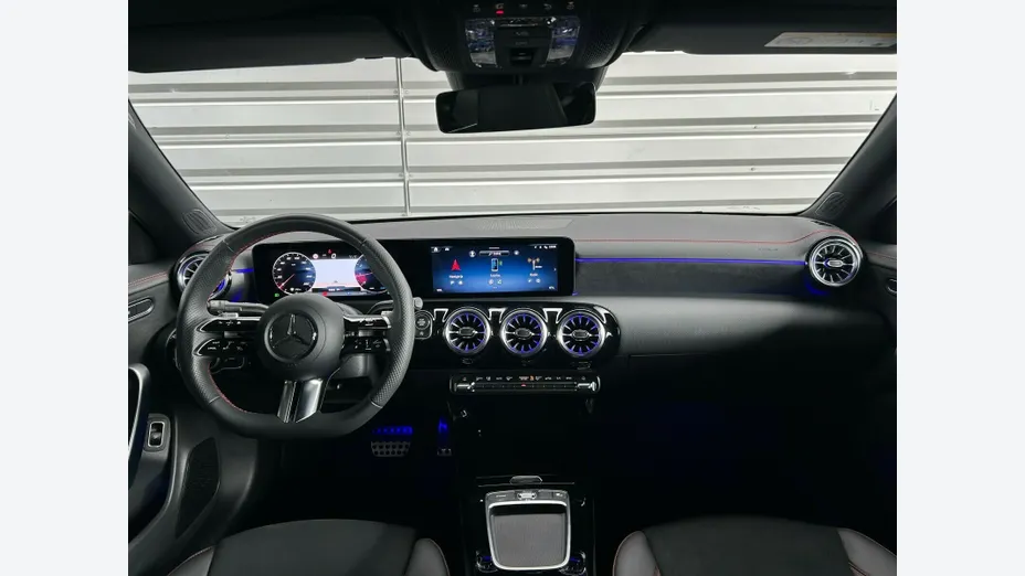 MERCEDES-BENZ CLA CLA 200 AMG Line 7G-DCT