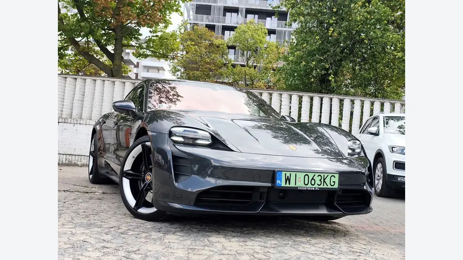 PORSCHE Taycan Taycan