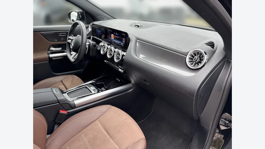 MERCEDES-BENZ GLA GLA 200 mHEV AMG Line 7G-DCT