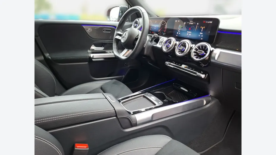 MERCEDES-BENZ GLB GLB 200 mHEV AMG Line 7G-DCT