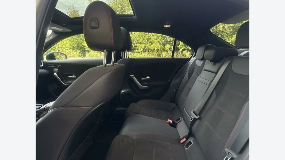 MERCEDES-BENZ A Klasa A 250 e PHEV AMG Line 8G-DCT