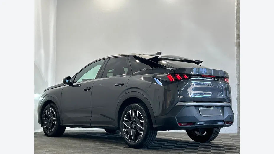 PEUGEOT 3008 -