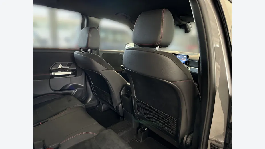 MERCEDES-BENZ GLB GLB 200 mHEV AMG Line 7G-DCT