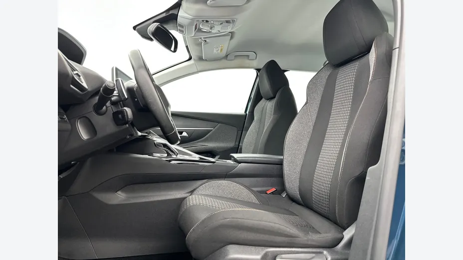 PEUGEOT 5008 -