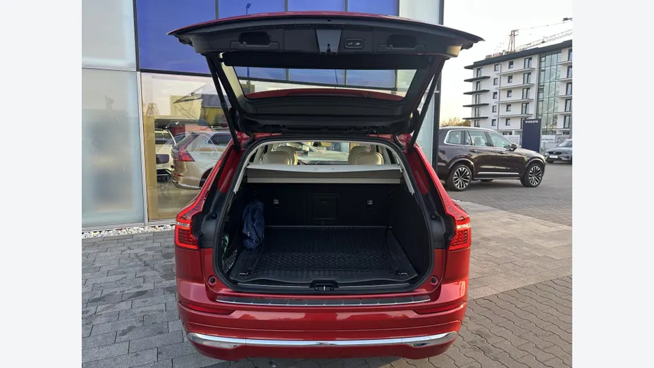 VOLVO XC60 XC60 T6 Plug-In Hybrid AWD Core aut