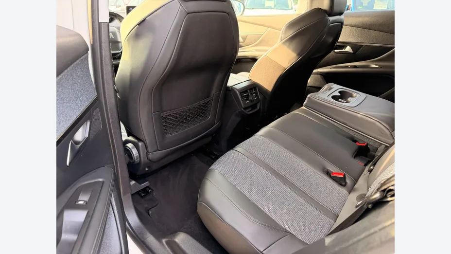 PEUGEOT 3008 -
