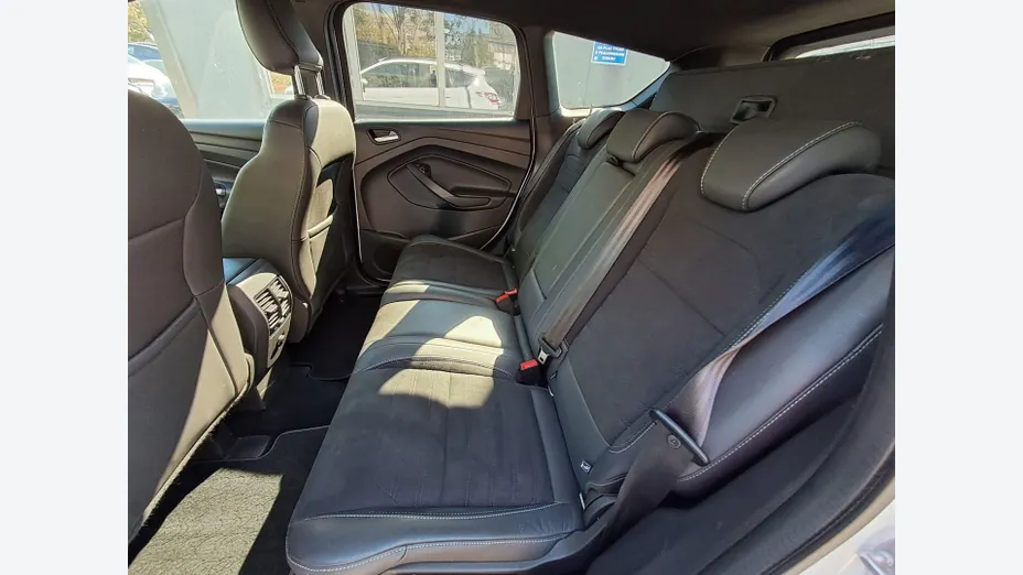 FORD Kuga -